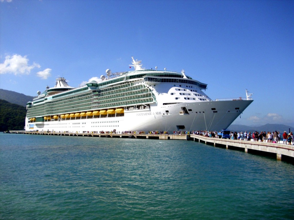 Winter Caribbean Cruise-People-boarding