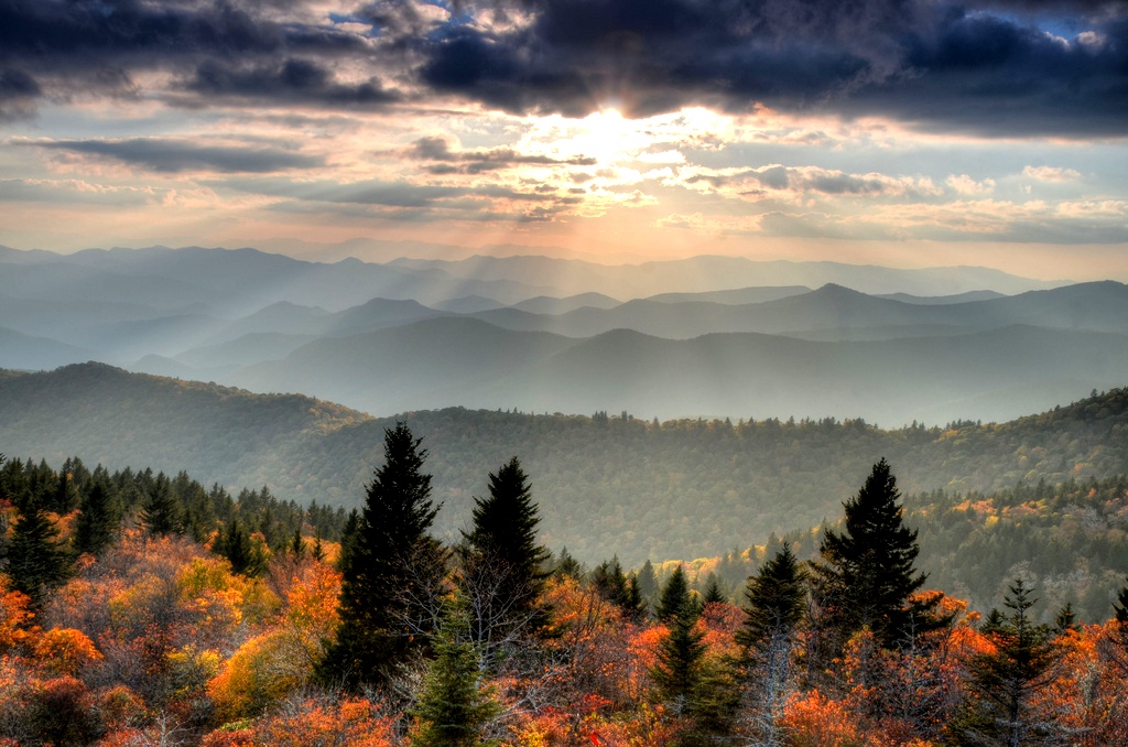 Explore The BeautifulFall Colors Of The Blue Ridge Mountains