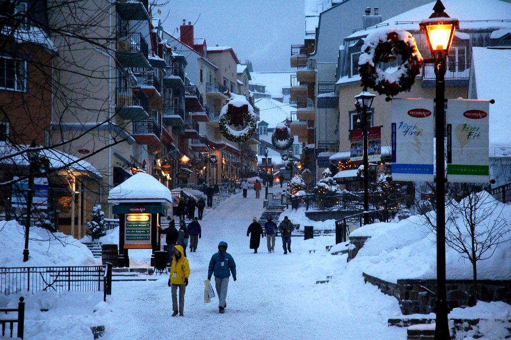 Mont tremblant mttremblant village dusk (Mont-Tremblant)